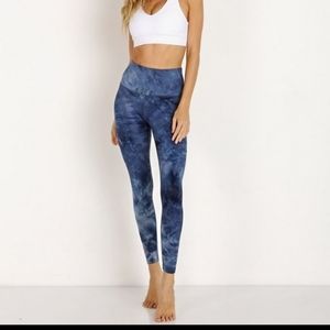 Beyond yoga high waisted leggings size M